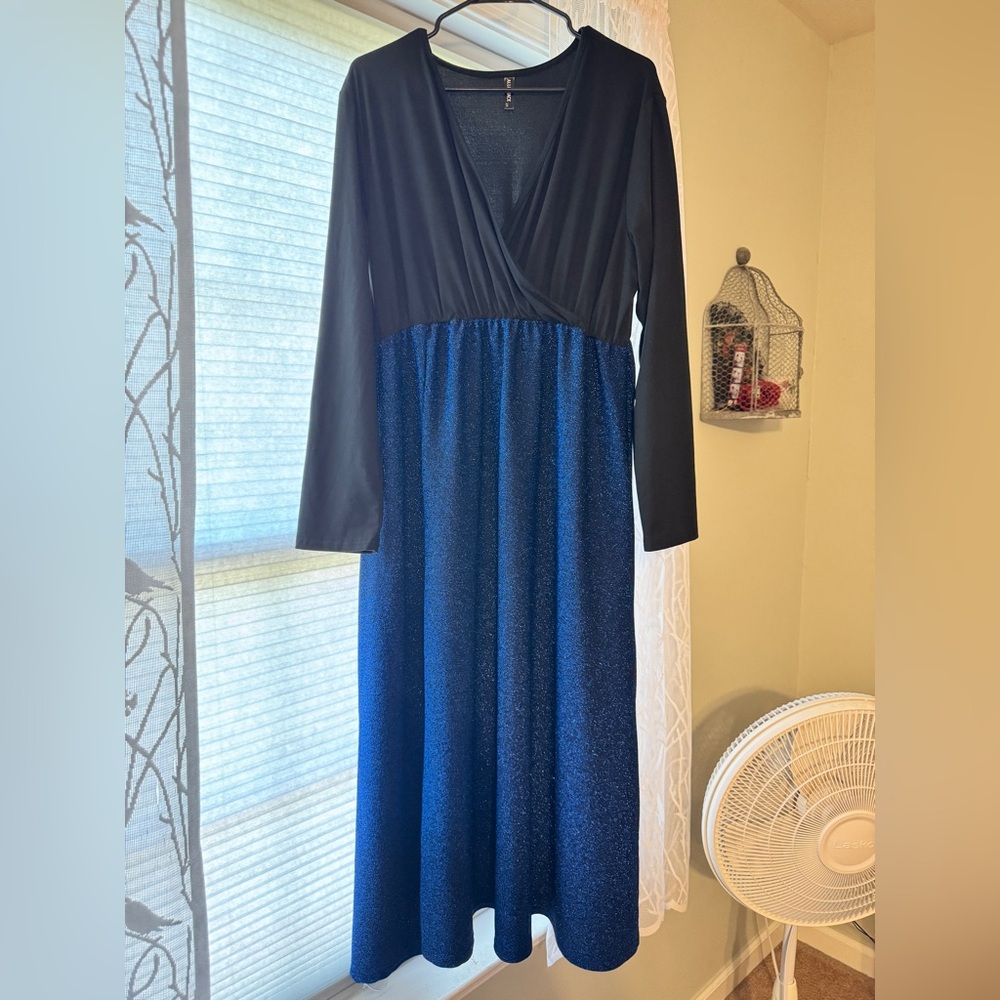 Elegant Black and Blue Glitter Maxi Dress